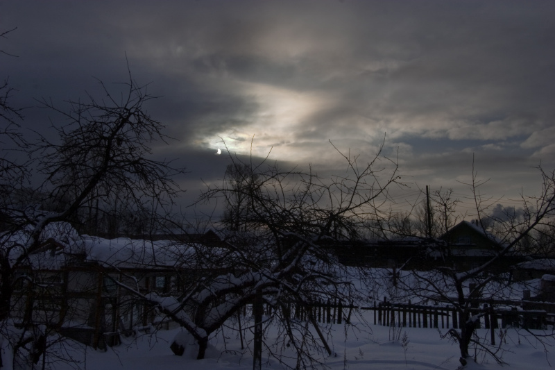 галерея солнечного затмения 4 января 2011, взято с сайта www astronet ru