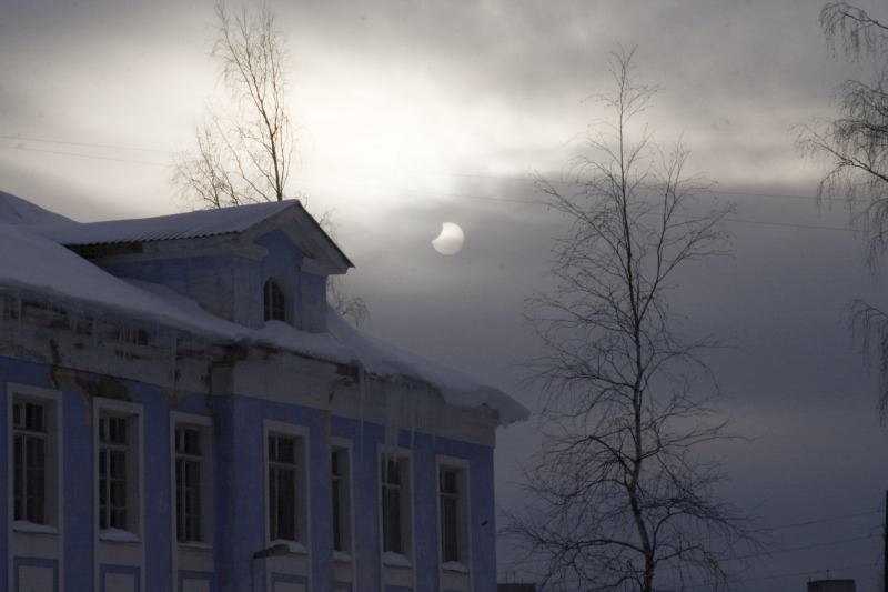 галерея солнечного затмения 4 января 2011, взято с сайта www astronet ru